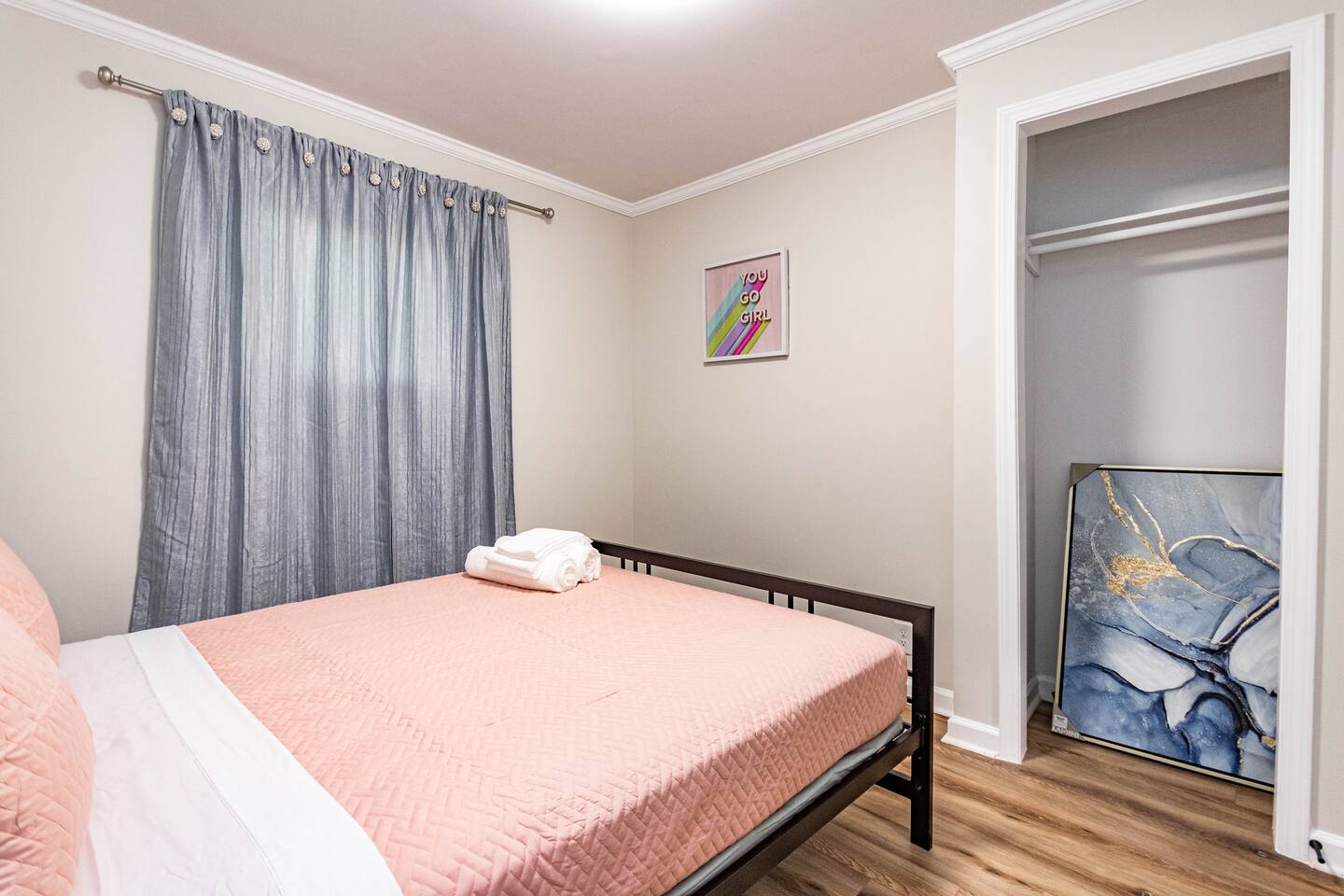 Cozy bungalow in the heart of Raleigh w King bed