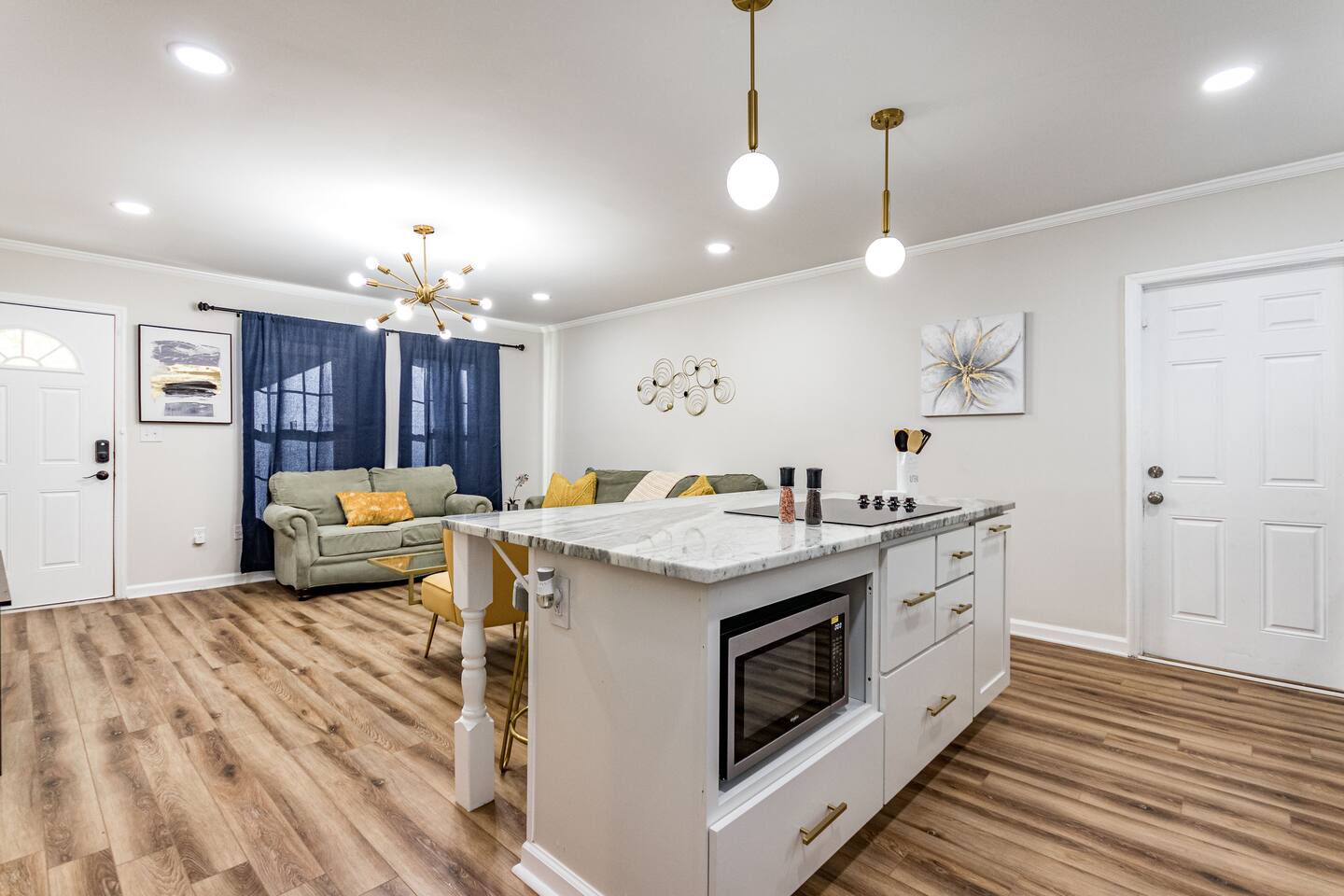 Cozy bungalow in the heart of Raleigh w King bed