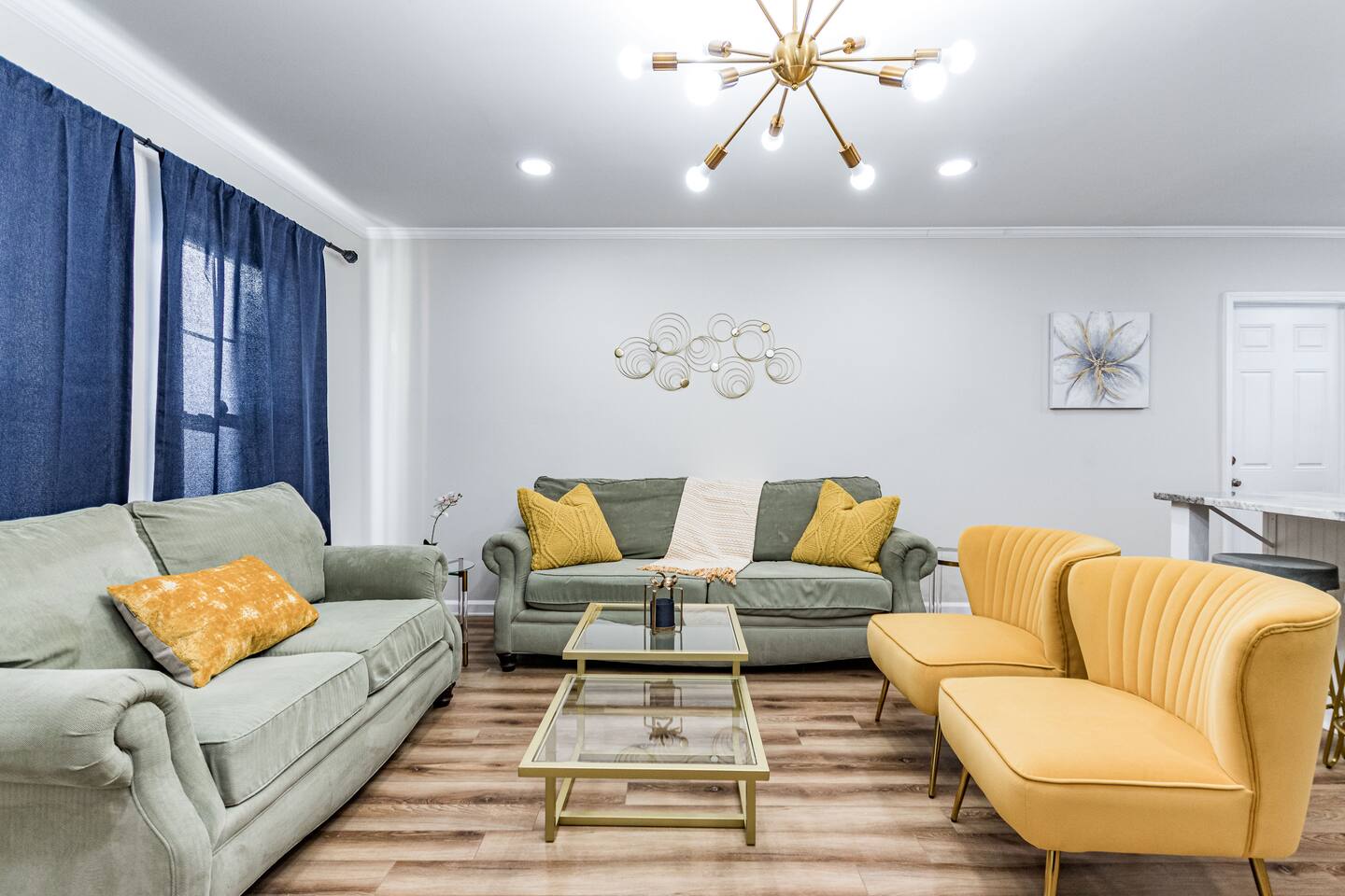 Cozy bungalow in the heart of Raleigh w King bed — Raleigh — vacation rental