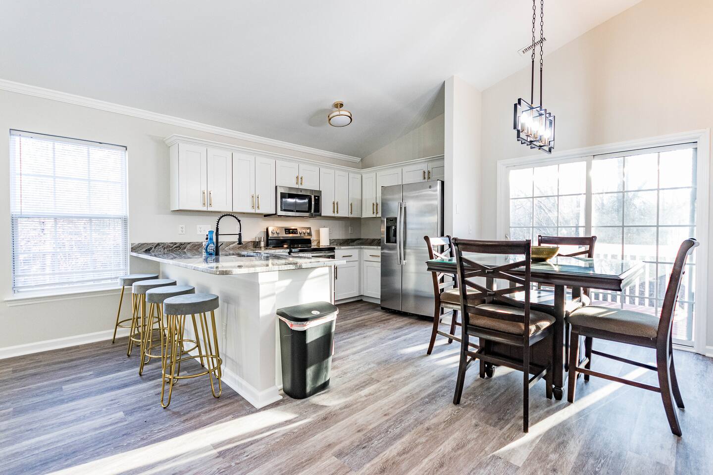Cozy home 15 from RTP & Dtown - starts at $3.5k/m