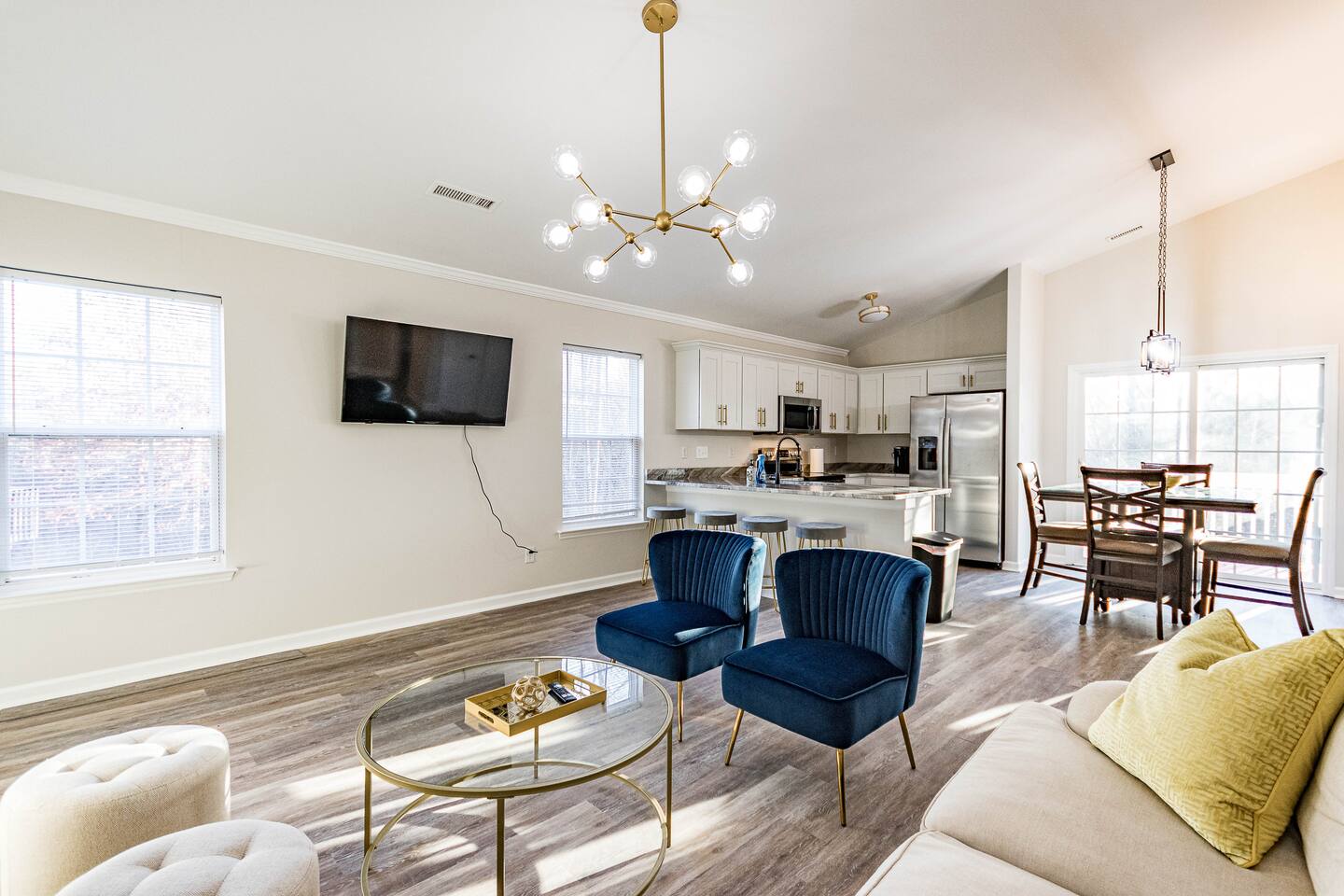 Cozy home 15 from RTP & Dtown - starts at $3.5k/m