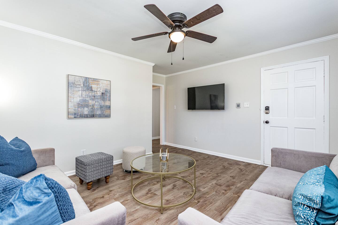 Raleigh house sleeps 10 - starts @ $5.5k/month