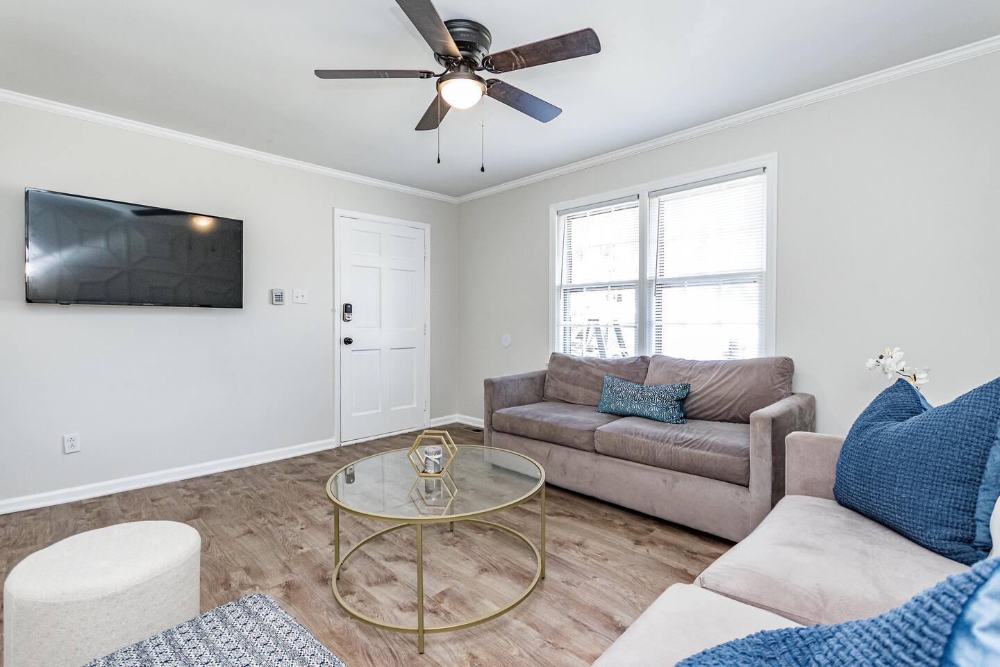 Raleigh house sleeps 10 - starts @ $5.5k/month