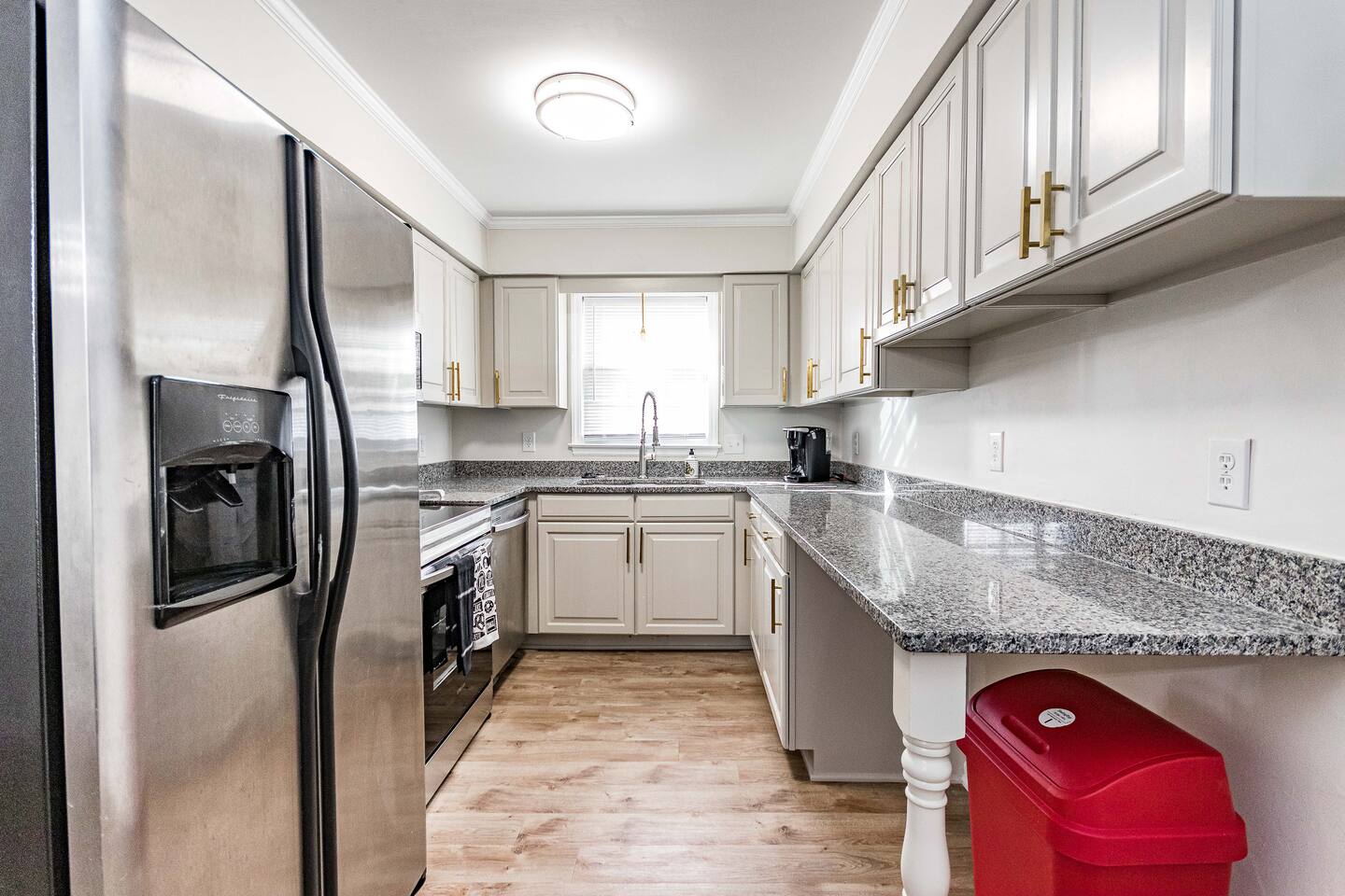 Raleigh house sleeps 10 - starts @ $5.5k/month