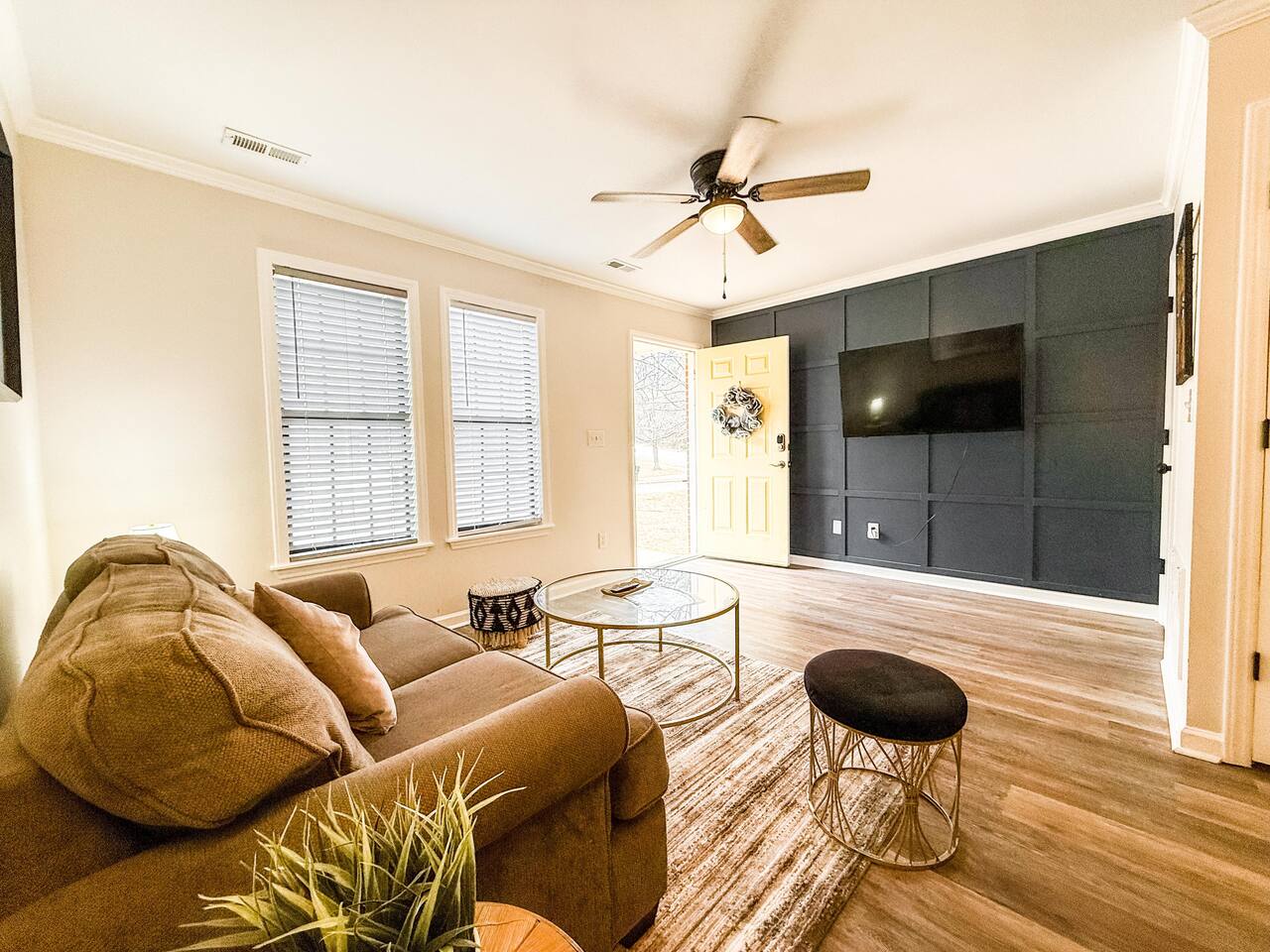 Crew-Friendly 2BR Townhome – Best Value Near DT — Raleigh — vacation rental