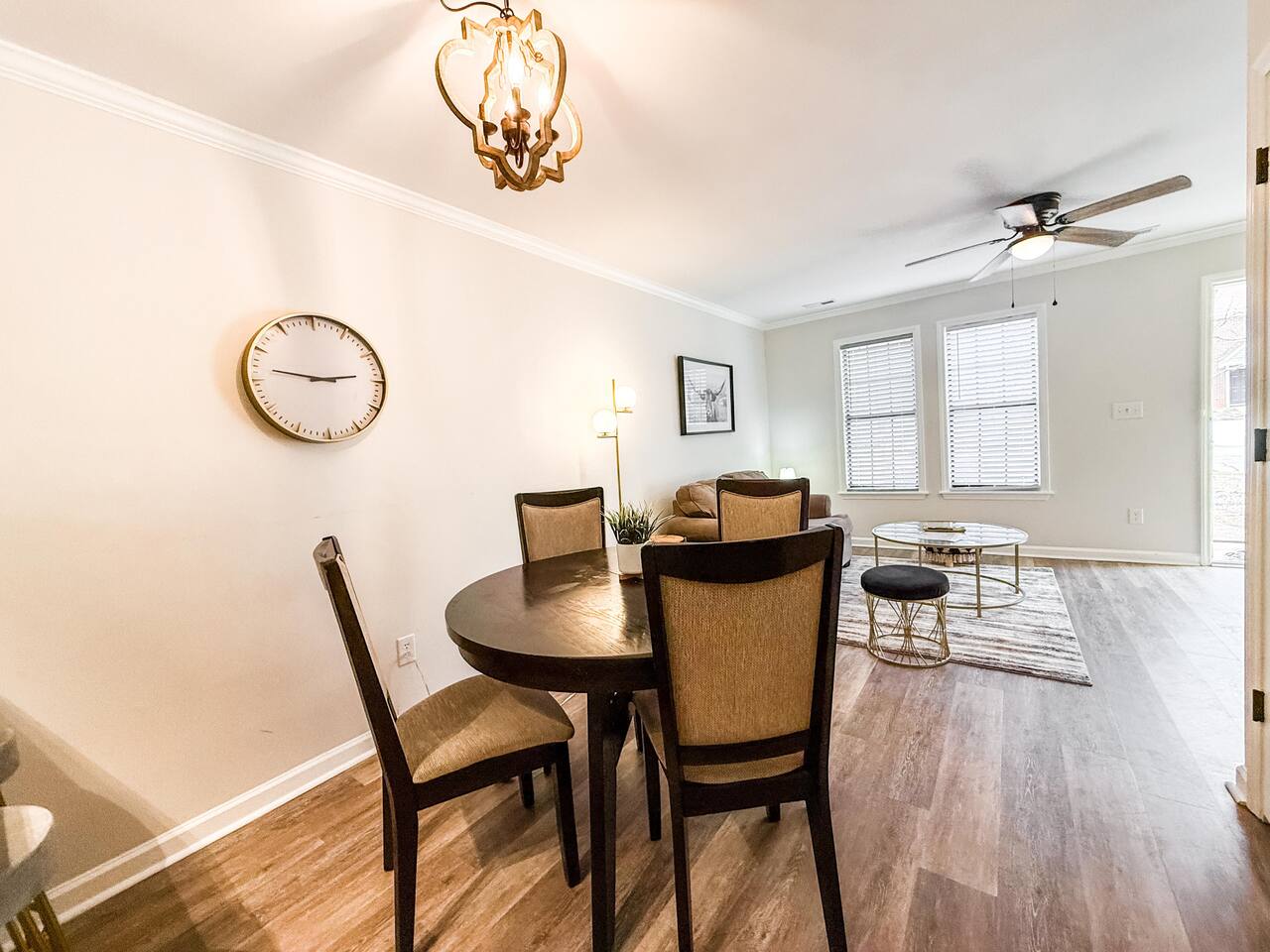 Crew-Friendly 2BR Townhome – Best Value Near DT