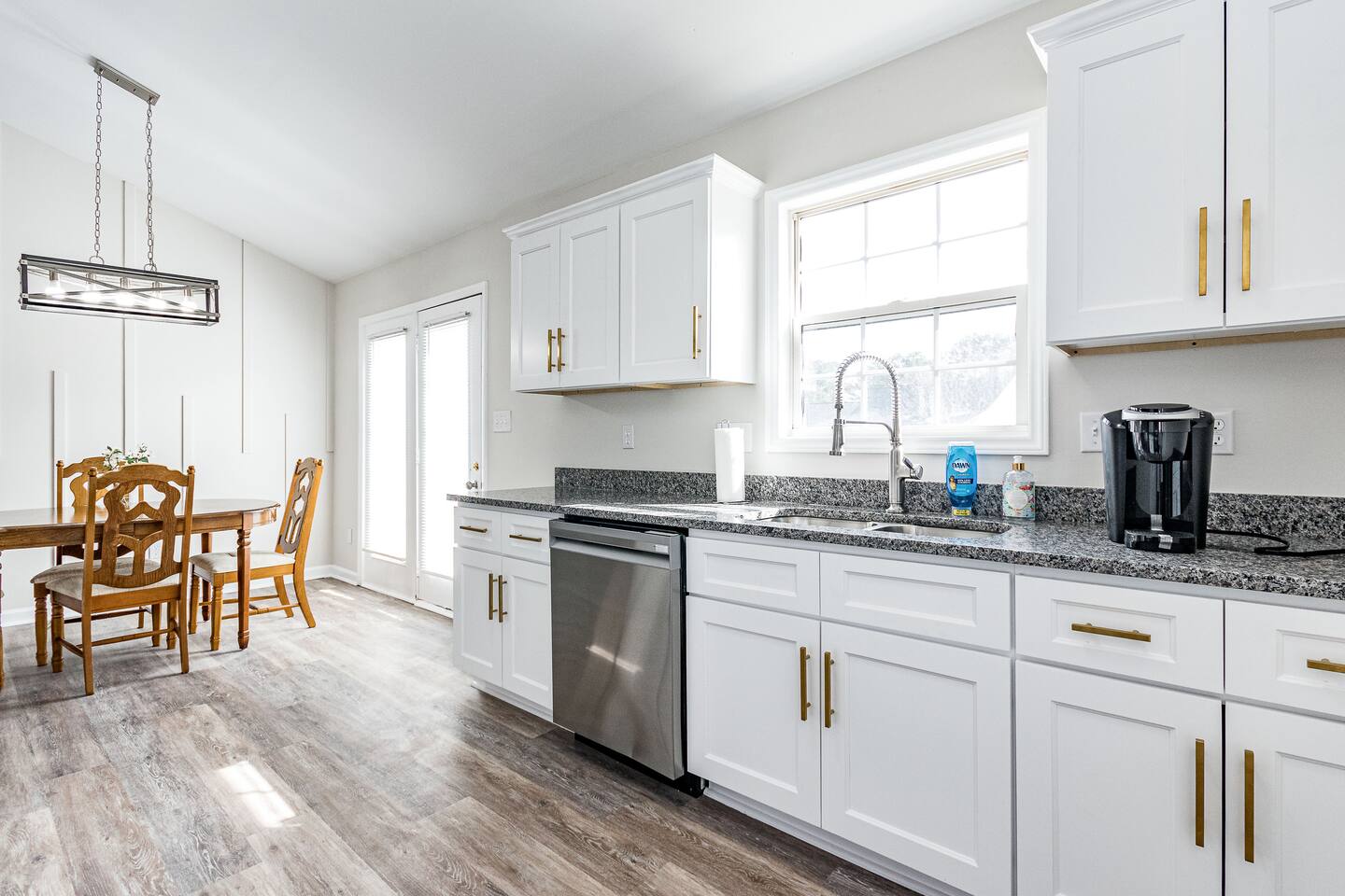 NEW 3 bd house - 5 min from Walnut Amphitheater