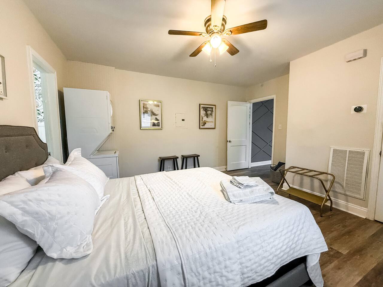Budget friendly 1 bd apart - starts at $1.8k/m