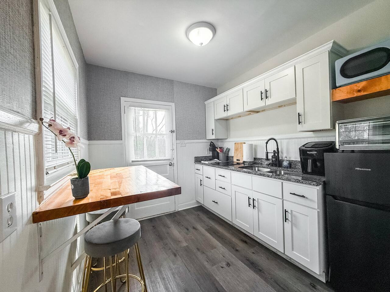 Budget friendly 1 bd apart - starts at $1.8k/m