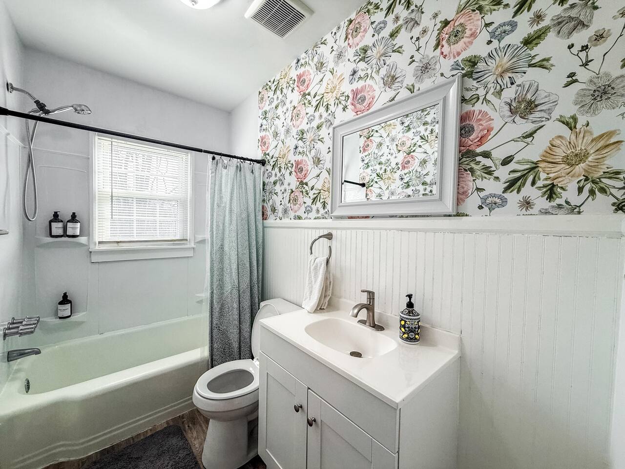 Budget friendly 1 bd apart - starts at $1.8k/m