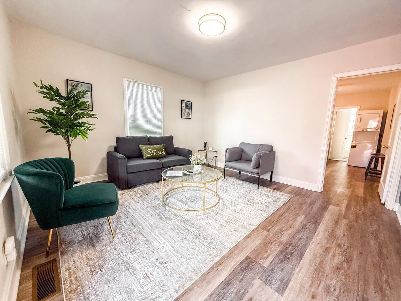 Budget friendly 1 bd apart - starts at $1.8k/m