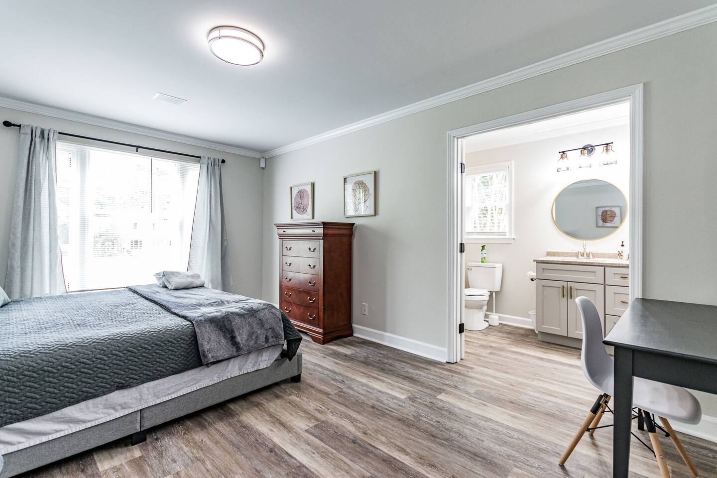 Beautiful recently updated 3bed/ 2 bath ranch