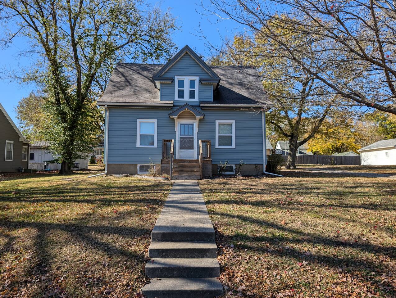 New! King Bed, Spacious! Fully Renovated