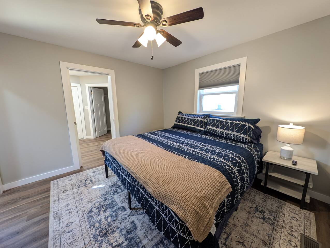 New! King Bed, Spacious! Fully Renovated