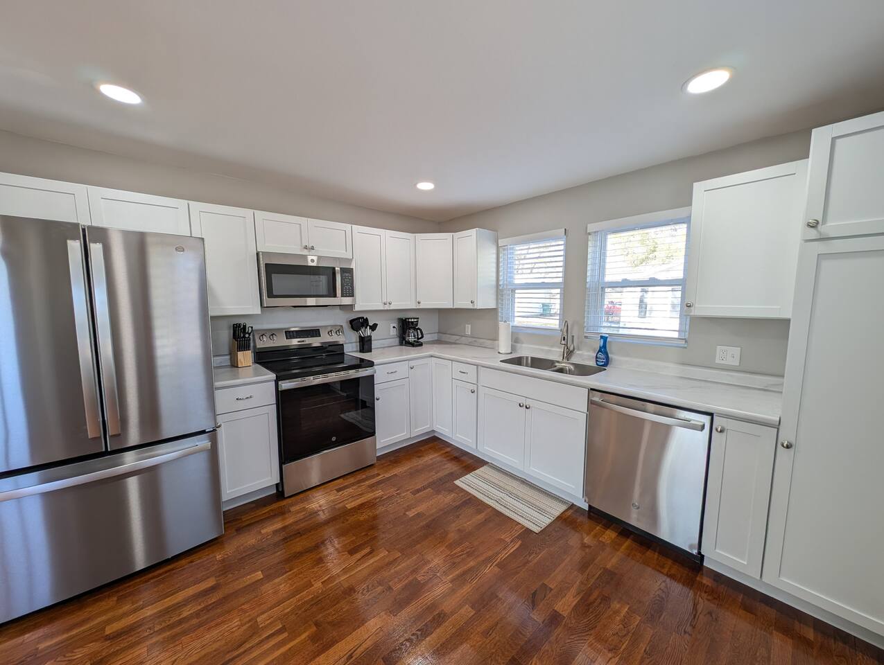 New! King Bed, Spacious! Fully Renovated