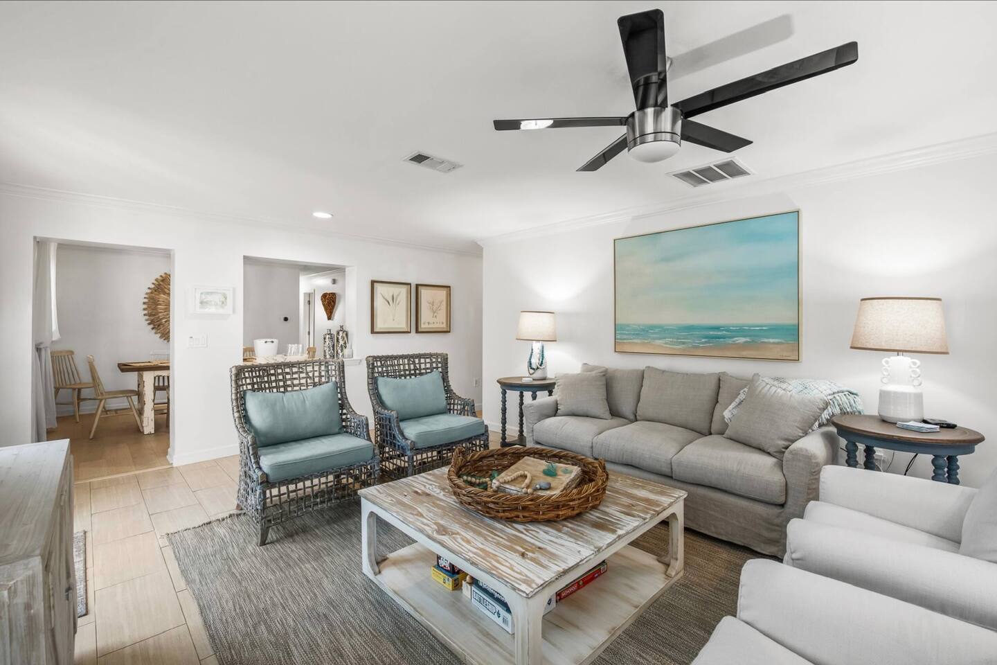 Golf Cart-Hot Tub-Bikes-Beach Gear 4BR Bungalow!
