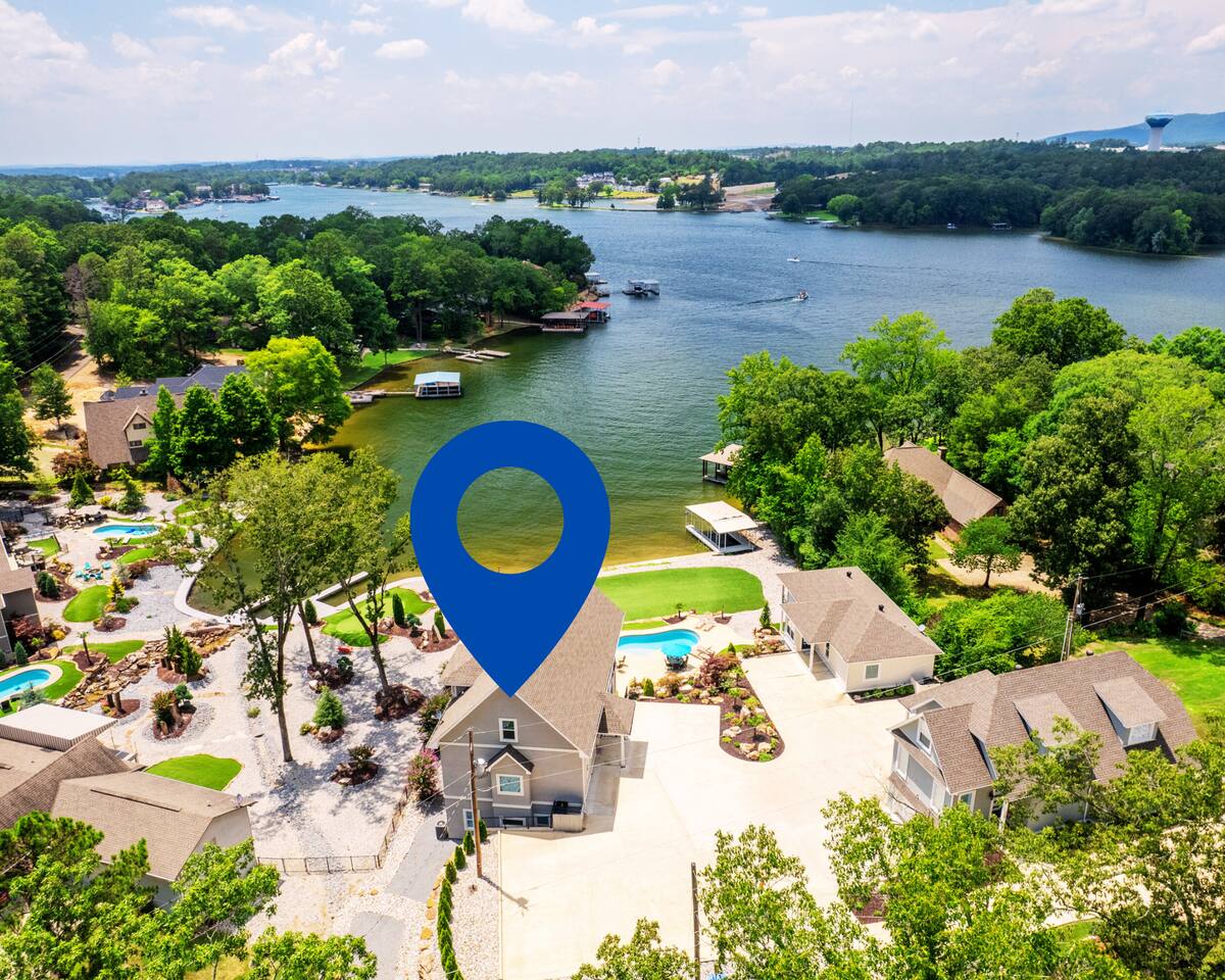 "Relax Lane" | Lakefront Views*Private Pool*Hot tub*Putting Green*Firepit*Boat Slip
