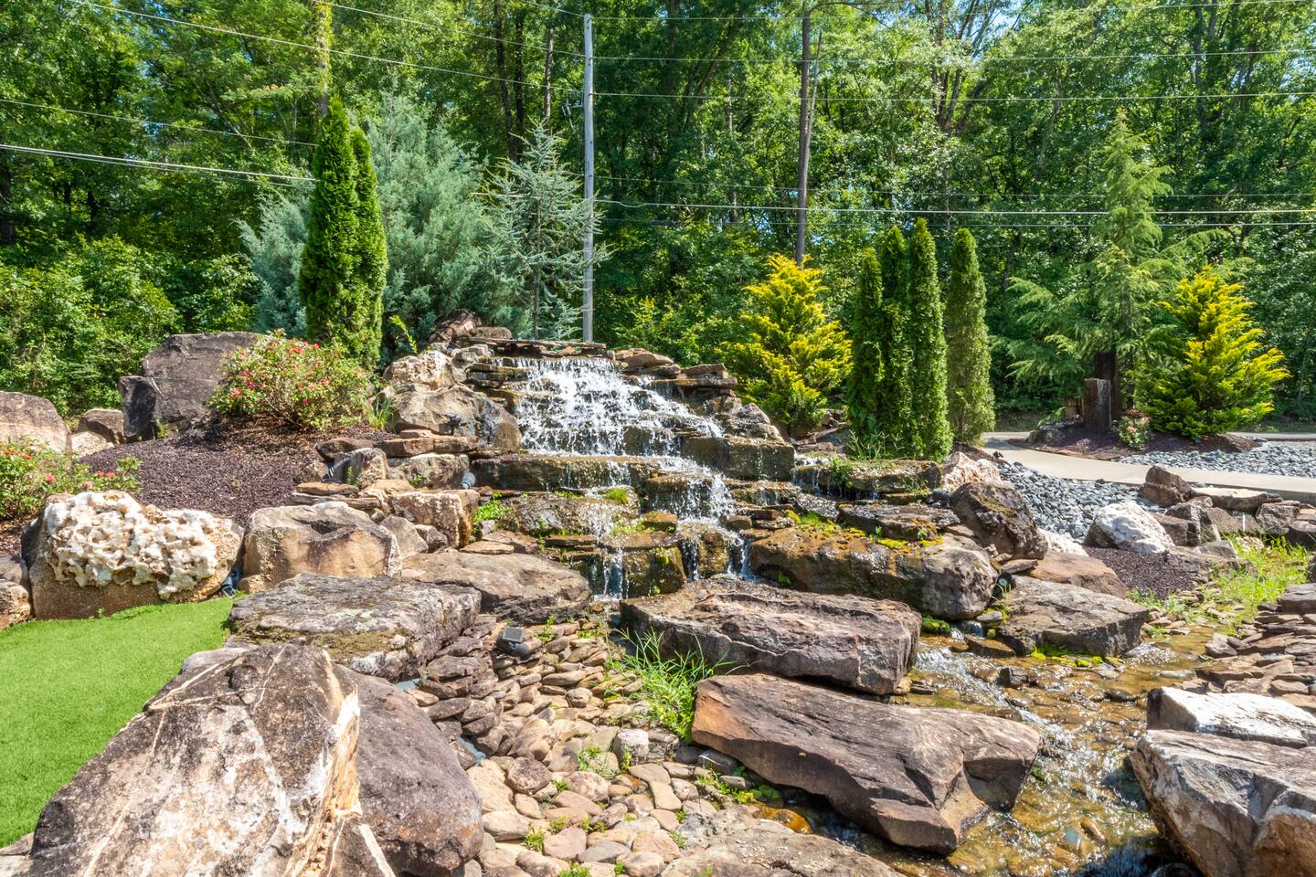 "Bayshore Breeze" | Stunning Lakefront Views*Hot Tub*Boat Slip*Putting Green*Arcade Games
