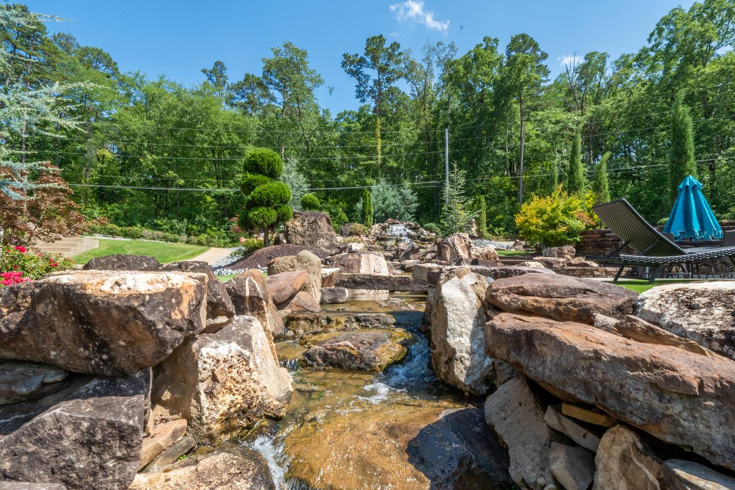 "Bayshore Breeze" | Stunning Lakefront Views*Hot Tub*Boat Slip*Putting Green*Arcade Games