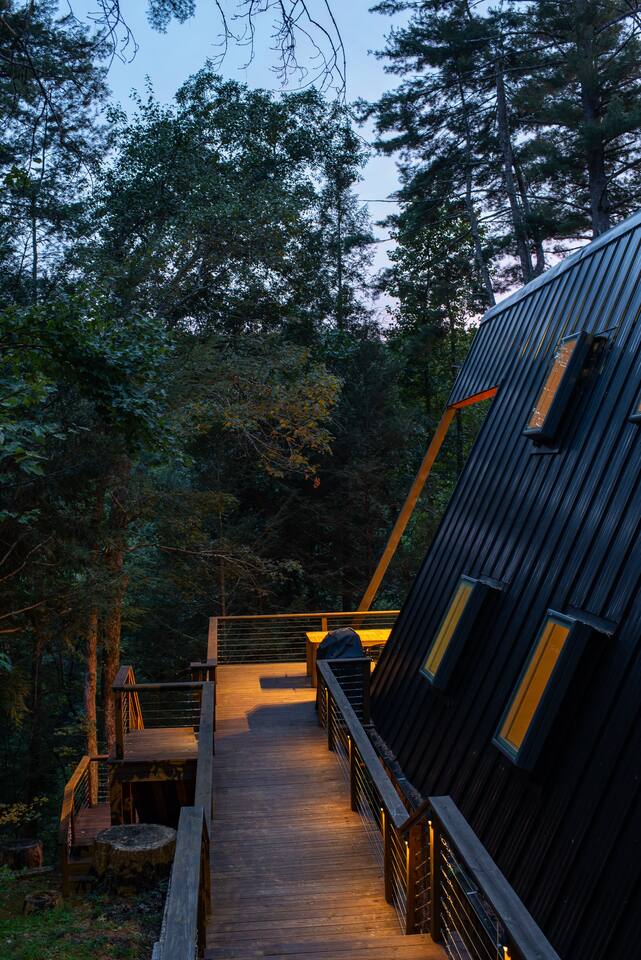 Blue Ridge Triangle: Reimagined A-Frame w/ Hot Tub