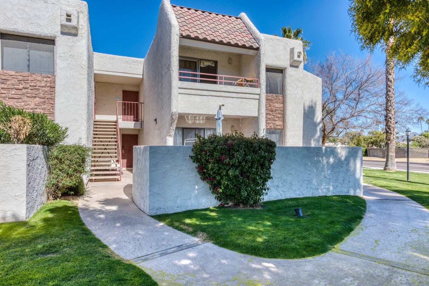 Beautiful 1st Floor Condo in McCormick Ranch!