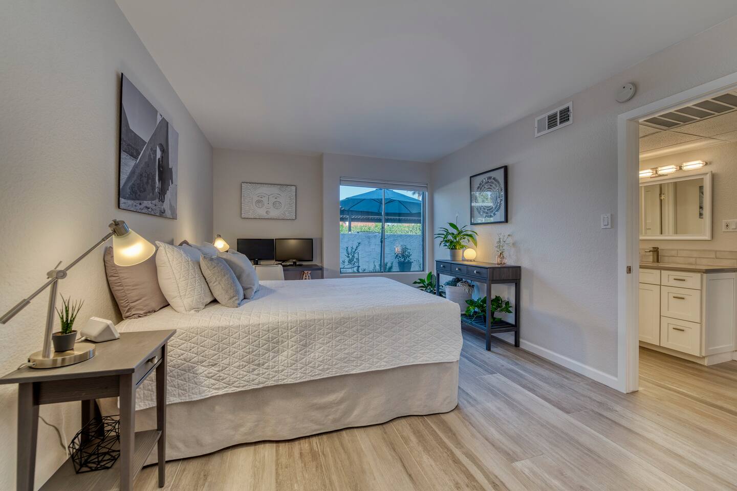 Beautiful 1st Floor Condo in McCormick Ranch!