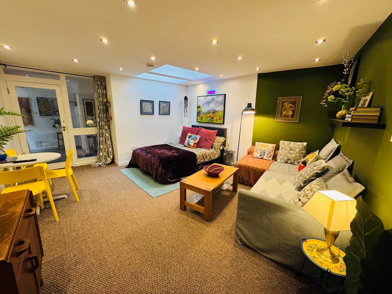 #11 Spacious Studio|Sleeps 4|5mins CannonHillPark