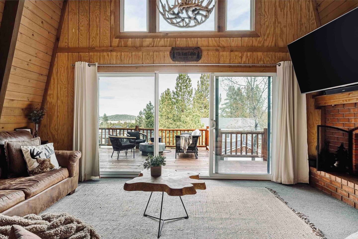 A serene mountain experience at Elk Run cabin