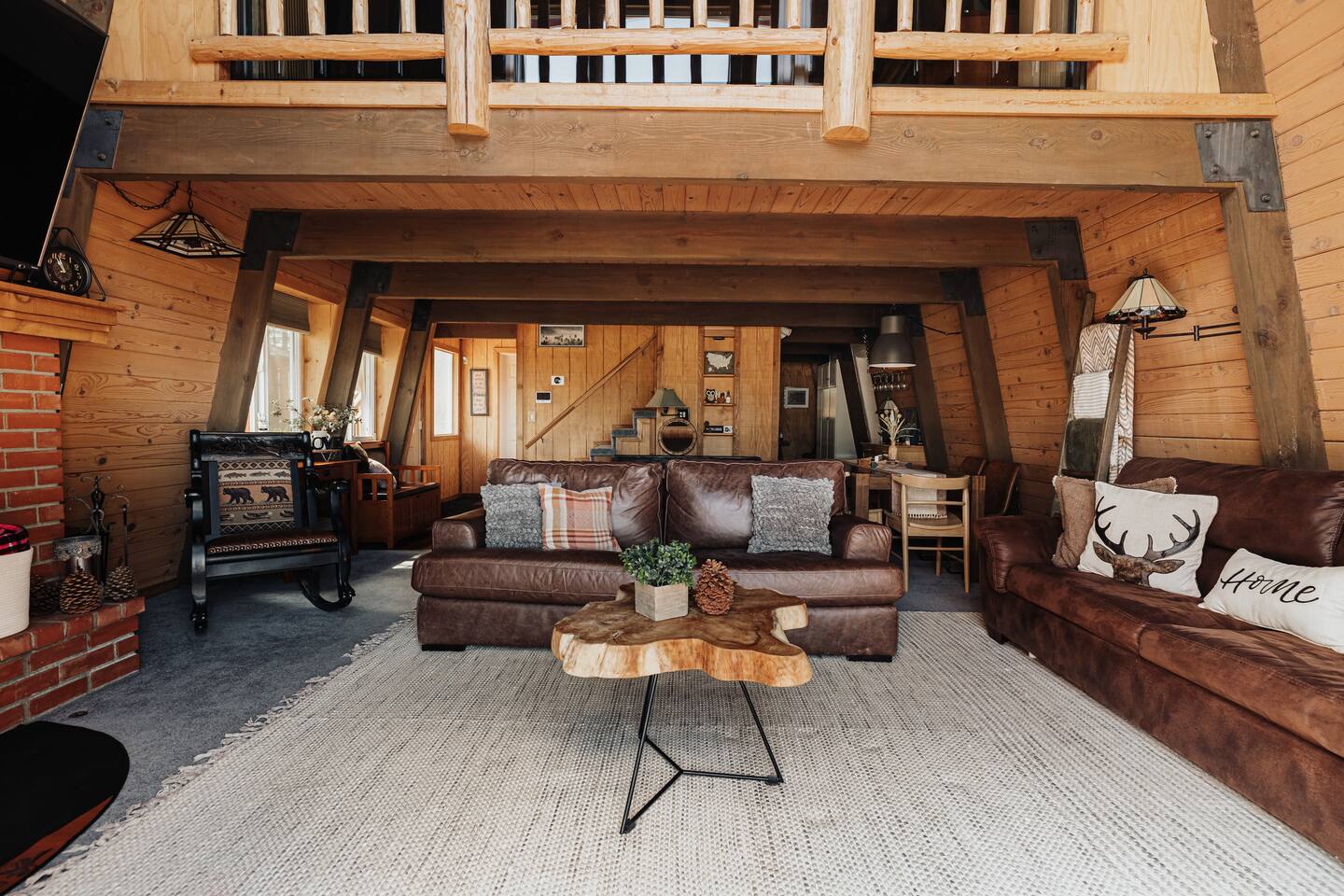 A serene mountain experience at Elk Run cabin