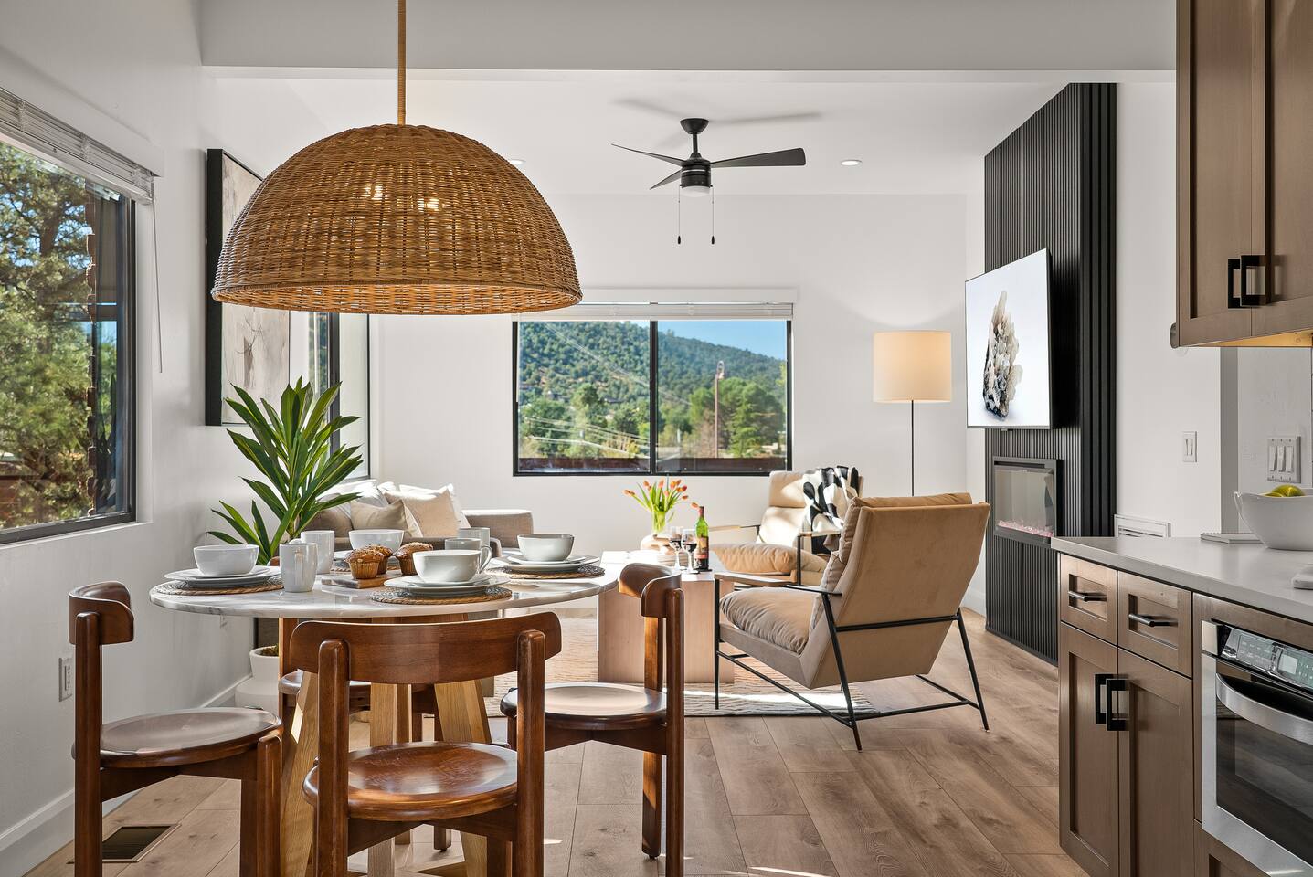 Quartz Villa 2-BR/Bath with enclosed Patio/Hot Tub