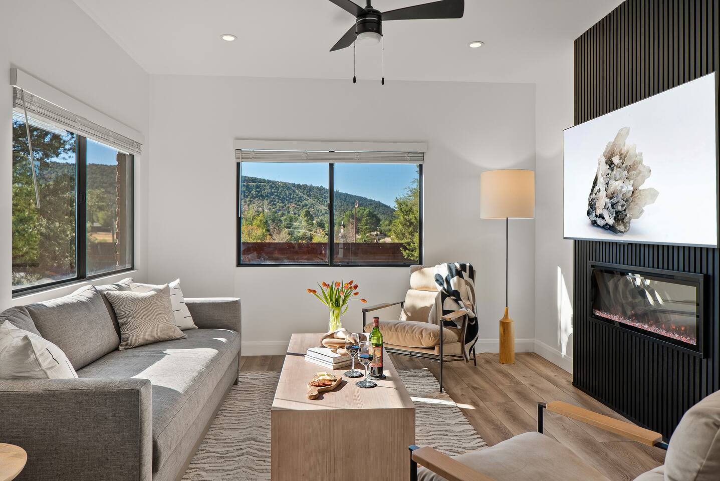 Quartz Villa 2-BR/Bath with enclosed Patio/Hot Tub