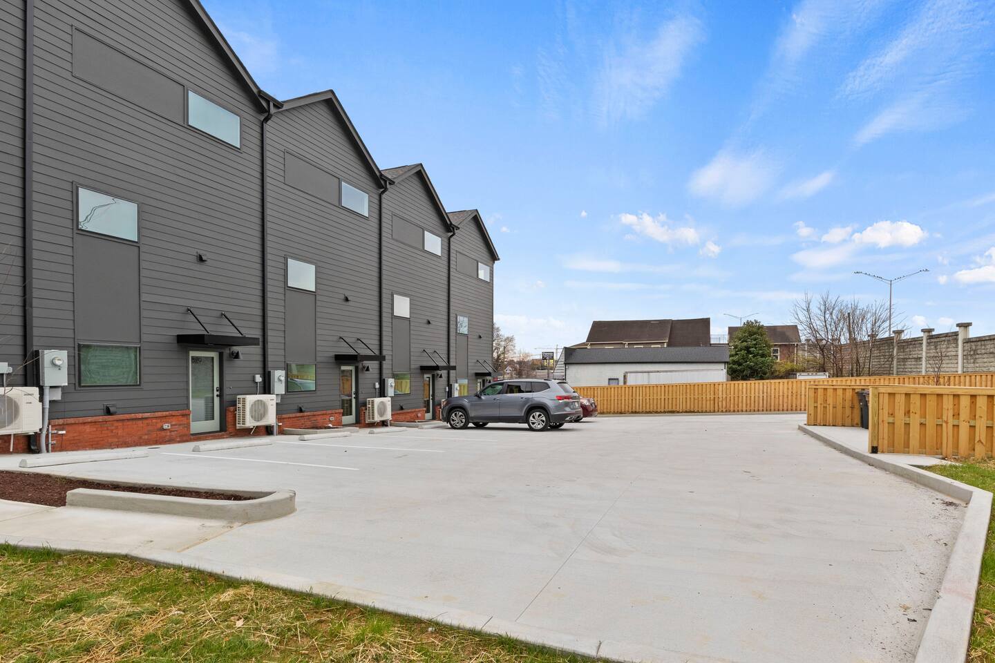 Back 2 The Future! - 4 Min. from Downtown Knox