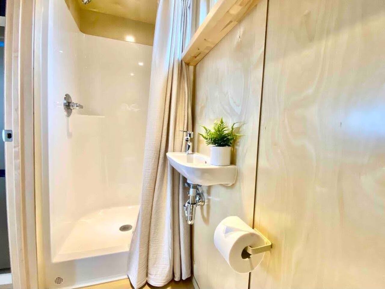 Panoramic Point Tiny House