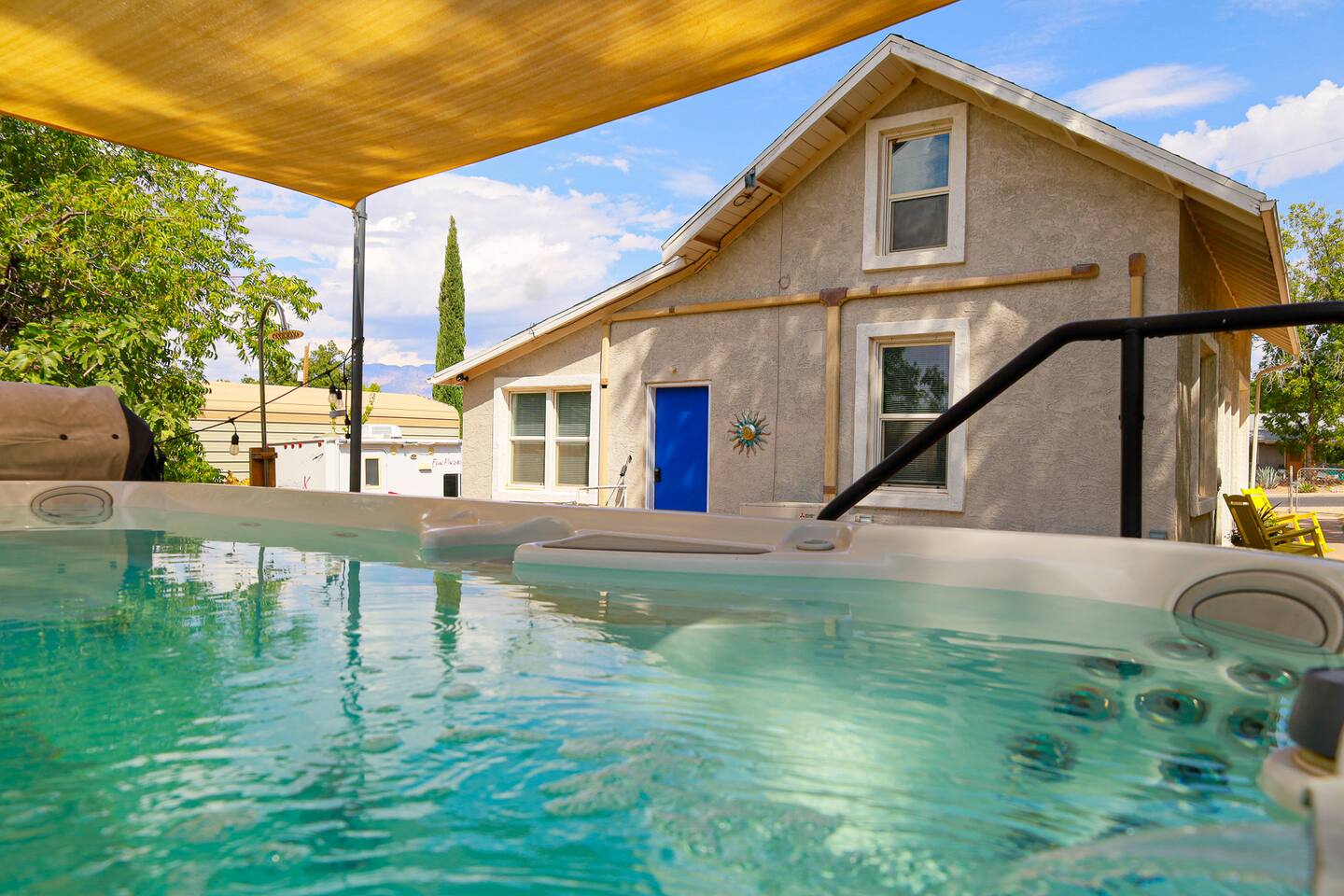 1924 Western Farmhouse near Zion, spa/pool, +pets