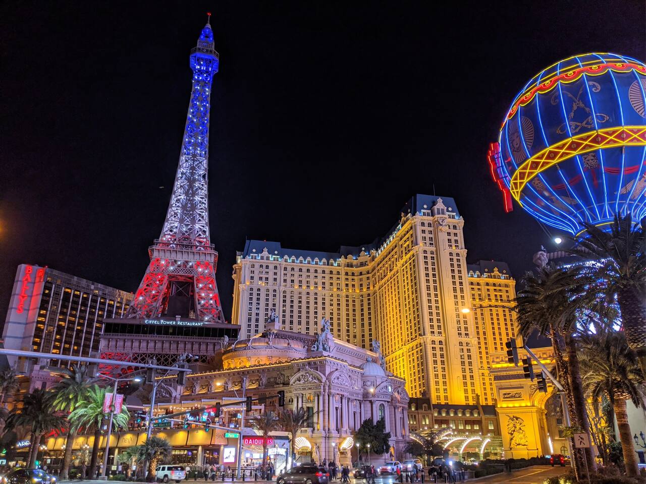 Vegas Hacienda 5B - free heated pool, 15m to Strip
