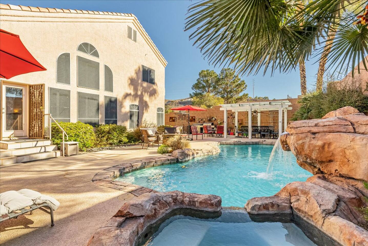 Vegas Hacienda — 5BR, Heated Pool, Anthem Trail Access