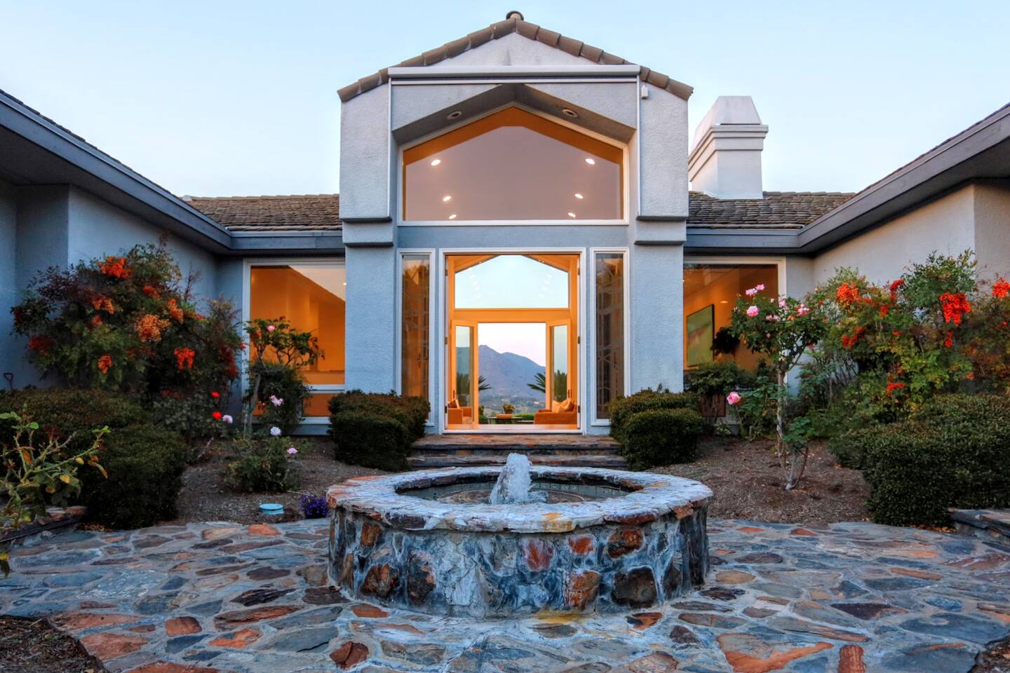 Luxury Modern Chateau near wineries & beaches
