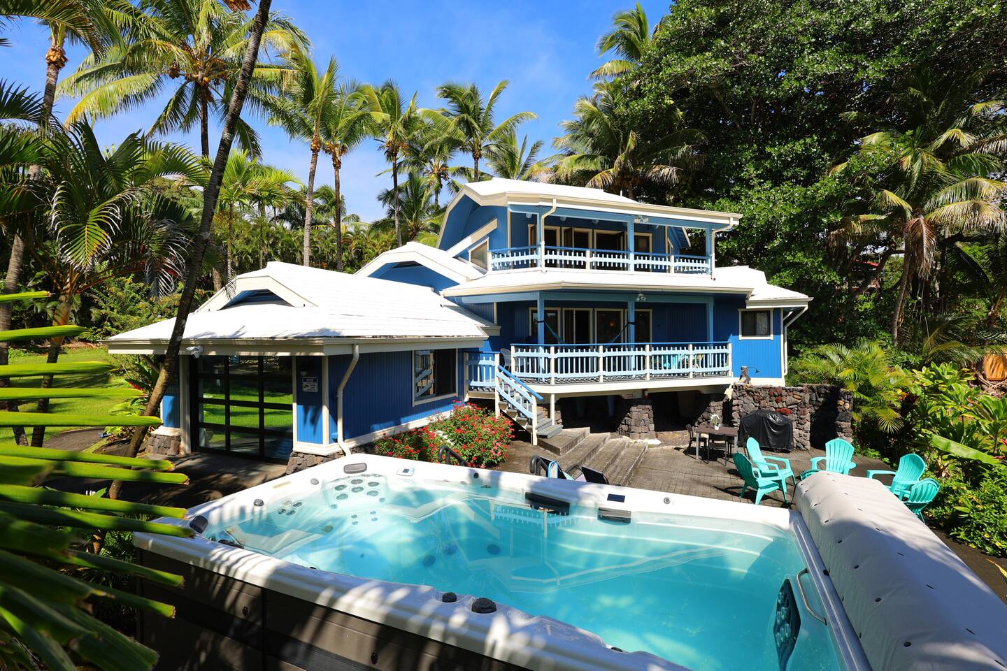 Oceanview Kehena Black Sand Beach House - spa/pool