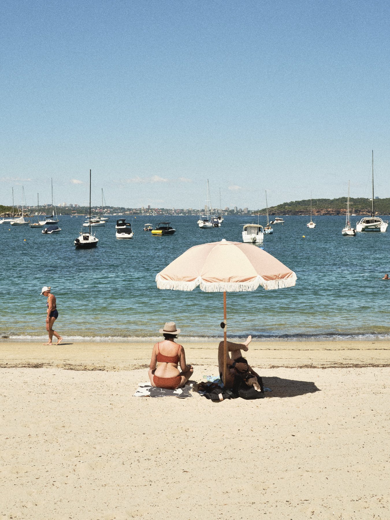 Quiet Little Manly 1 bed - 3min walk Harbour & Beaches w Level Access