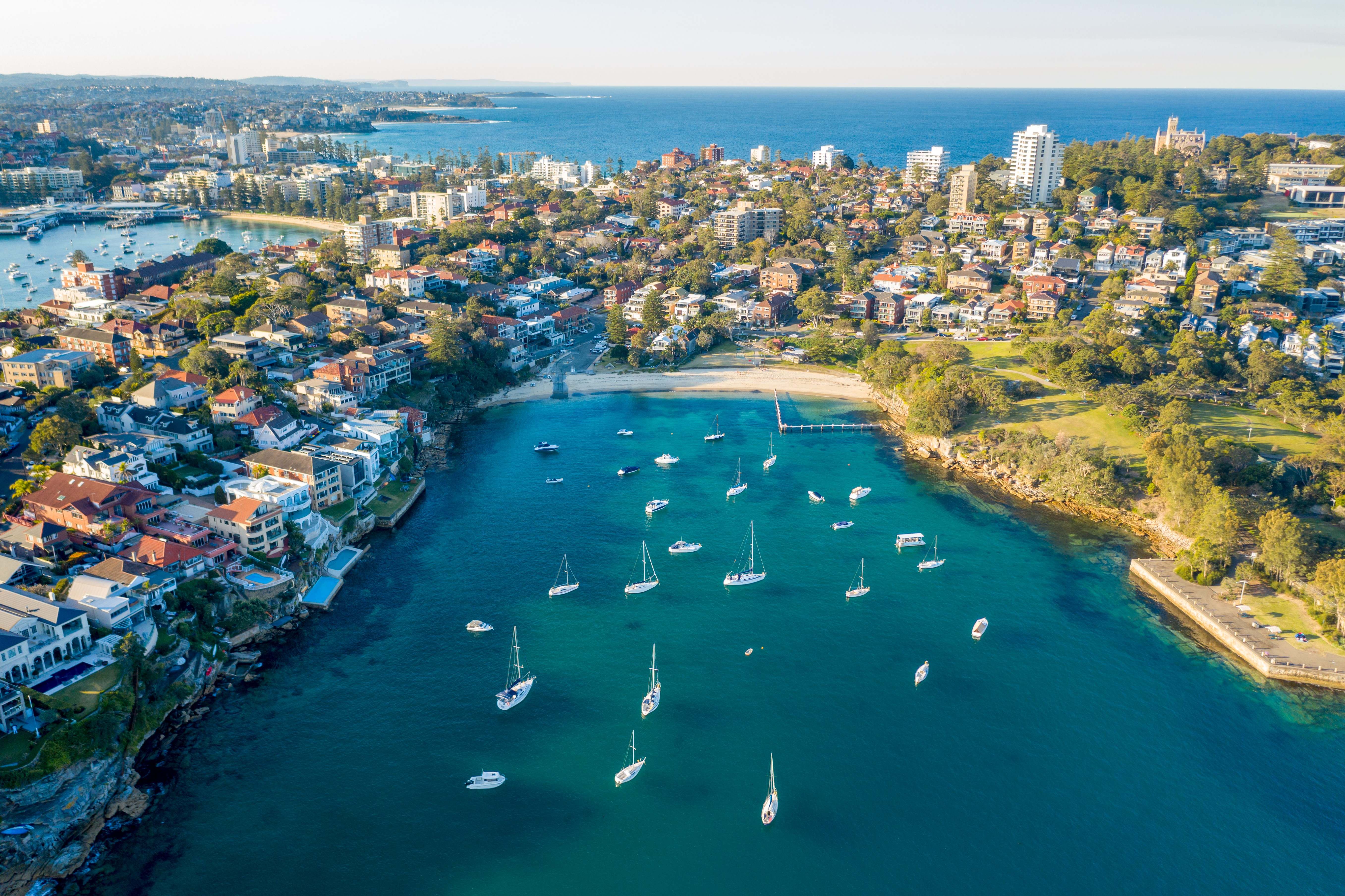 Quiet Little Manly 1 bed - 3min walk Harbour & Beaches w Level Access