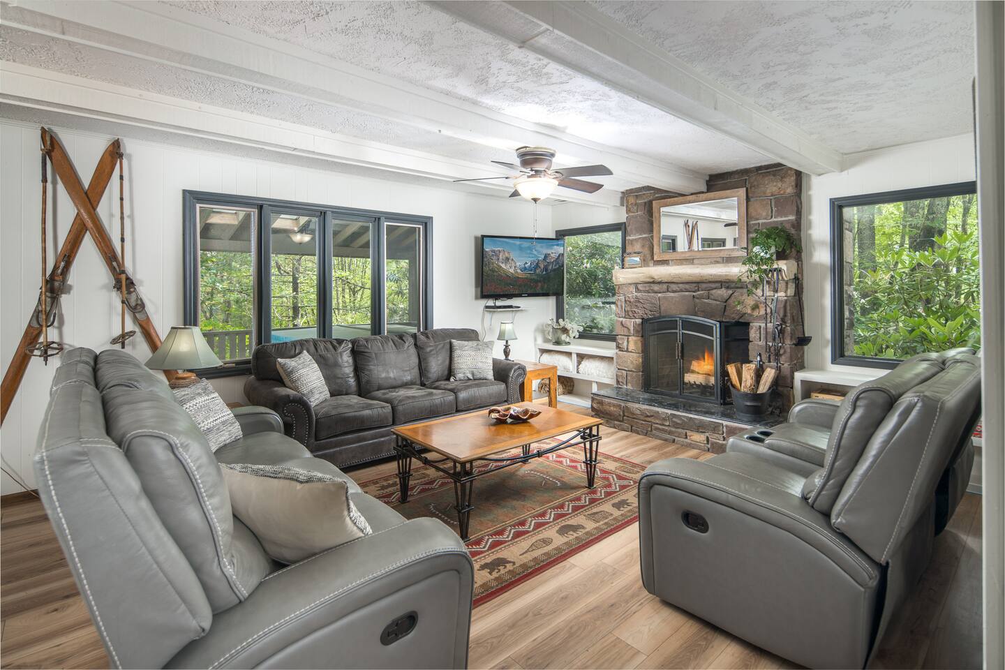 Walk to Sugar Mountain Resort | Cabin | Hot Tub