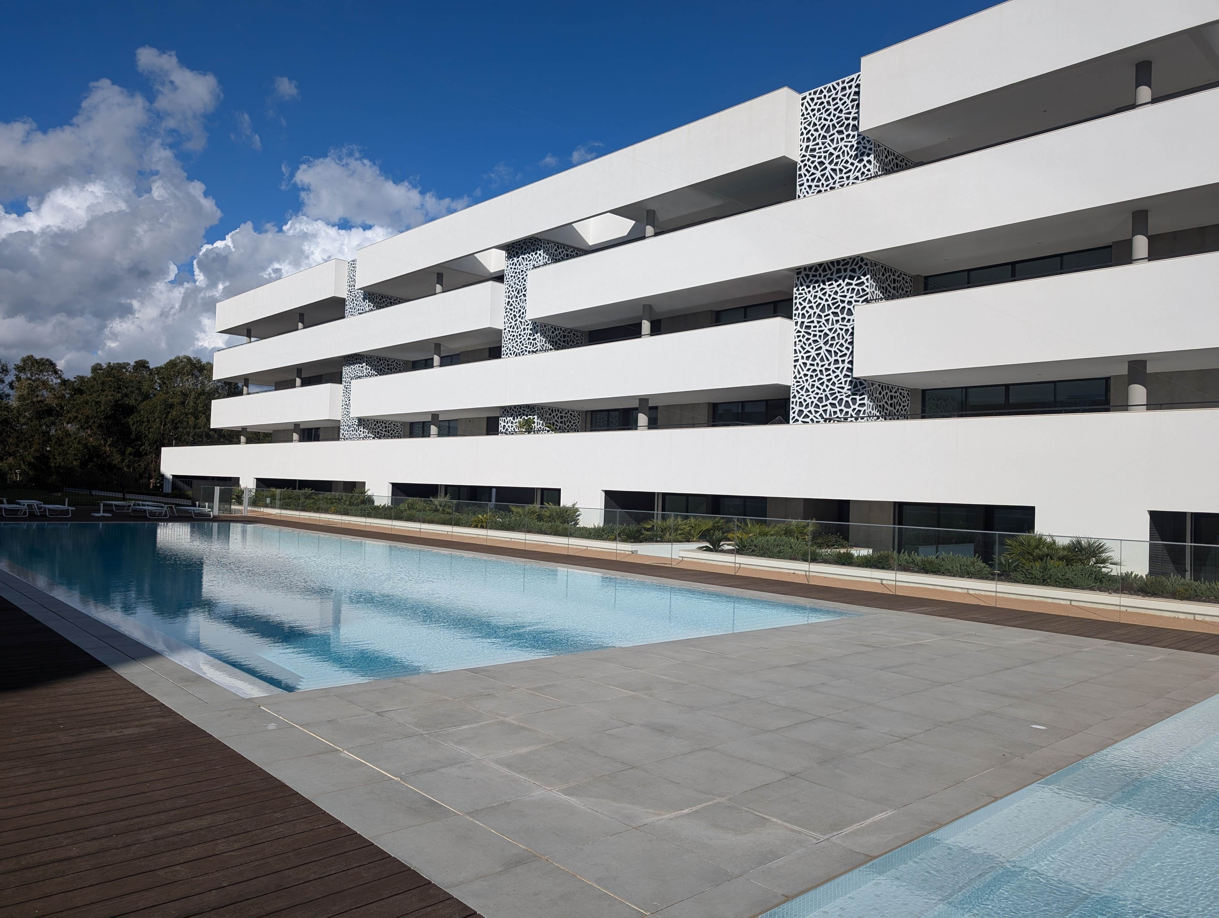 Terrace|Walk-Town/Beach|Pool/Gym/Sauna/Spa|Views