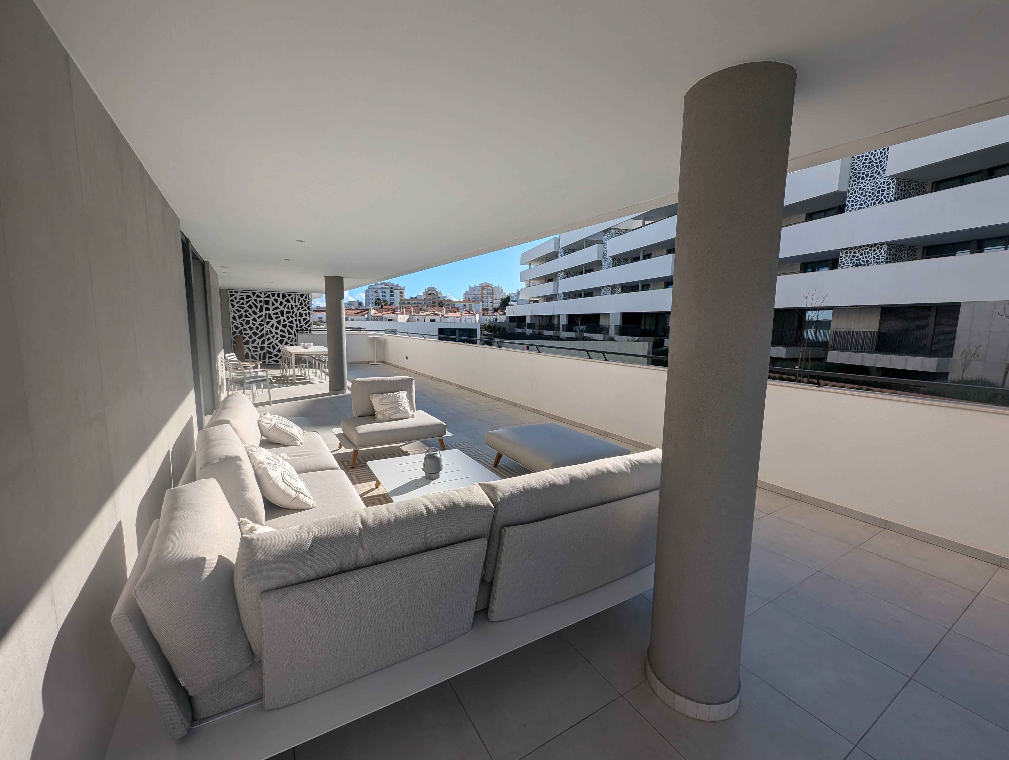 Terrace|Walk-Town/Beach|Pool/Gym/Sauna/Spa|Views