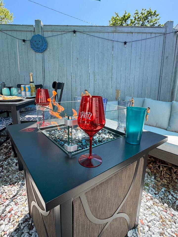 West End Ptown Condo | Patio, Grill & Parking