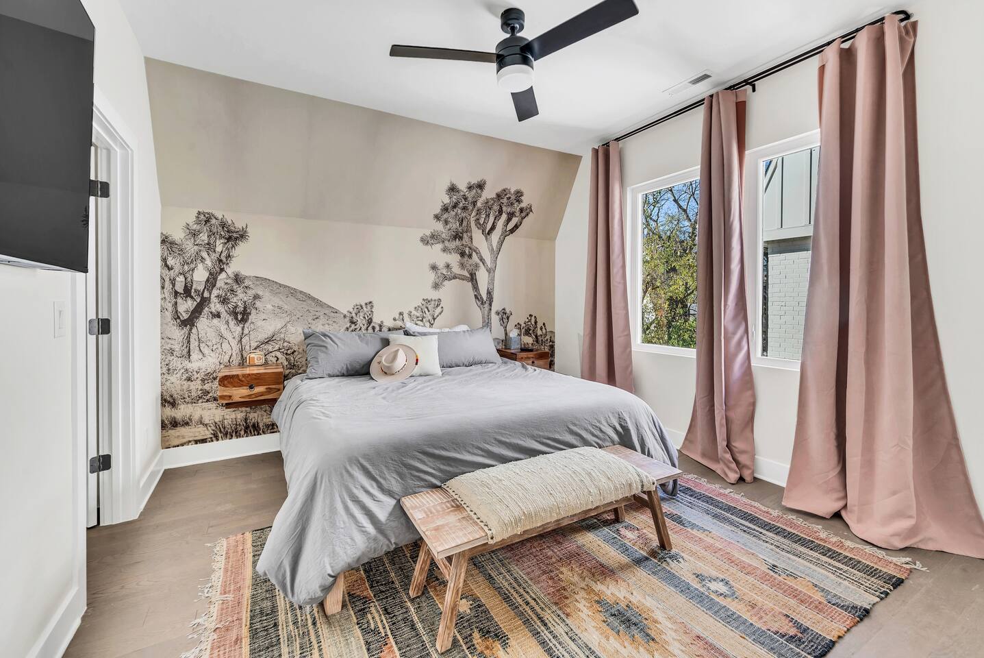 3/4 mile 2 Broadway | Rooftop City Views l 9 beds