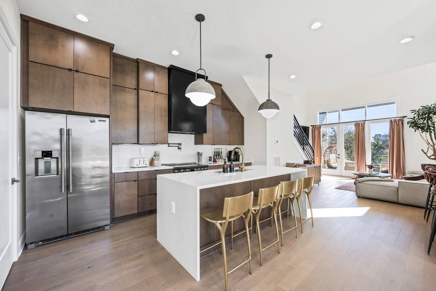 3/4 mile 2 Broadway | Rooftop City Views l 9 beds