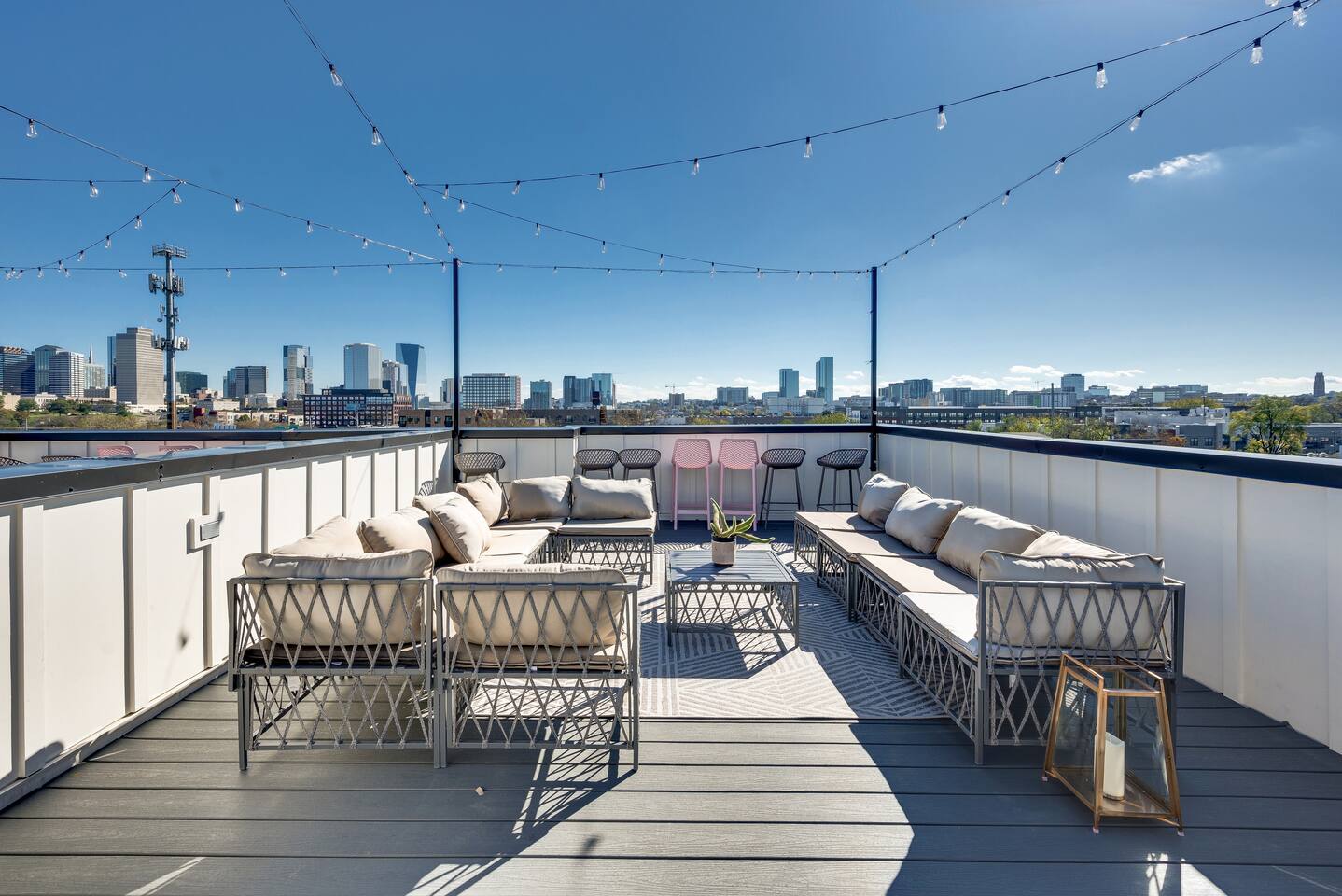 3/4 mile 2 Broadway | Rooftop City Views l 9 beds