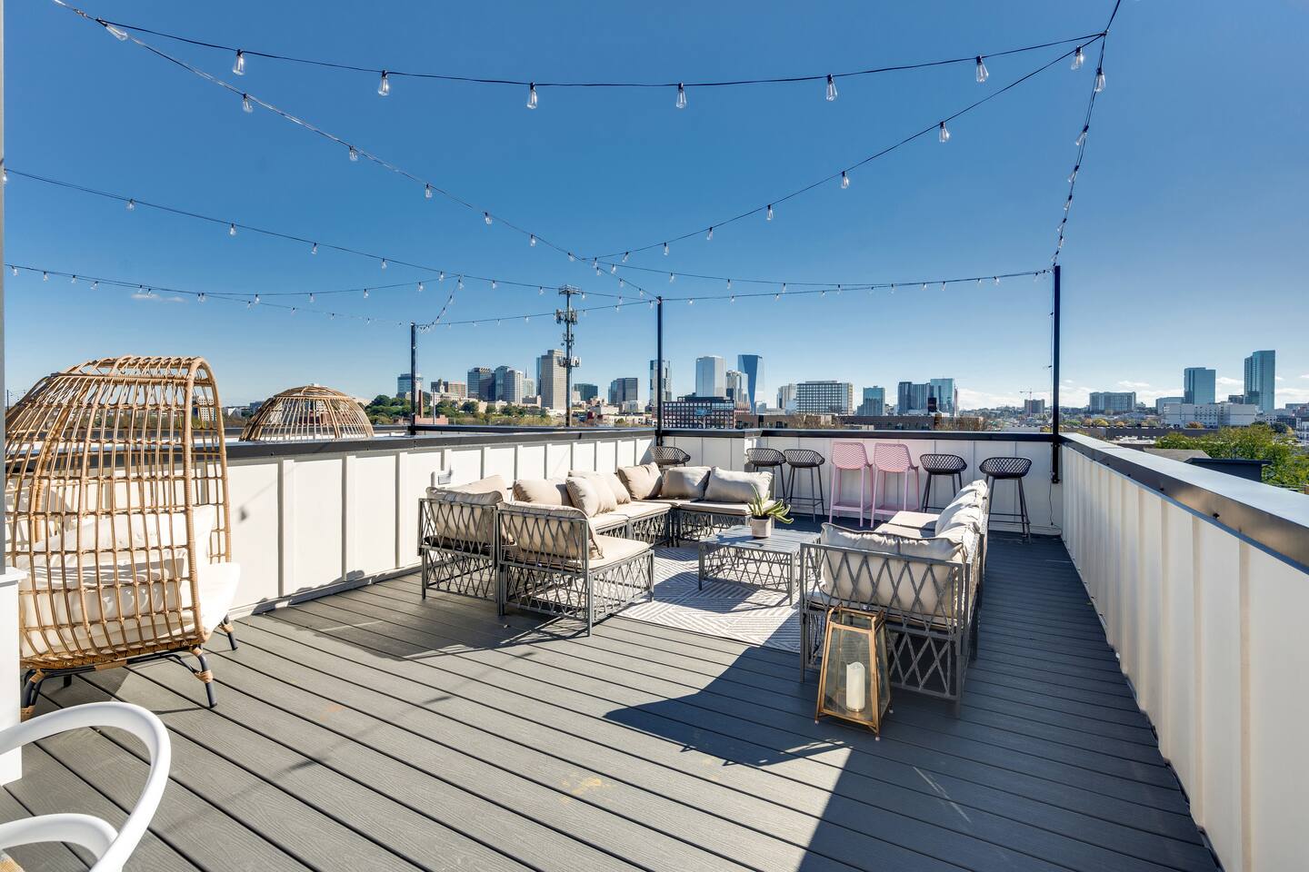 3/4 mile 2 Broadway | Rooftop City Views l 9 beds