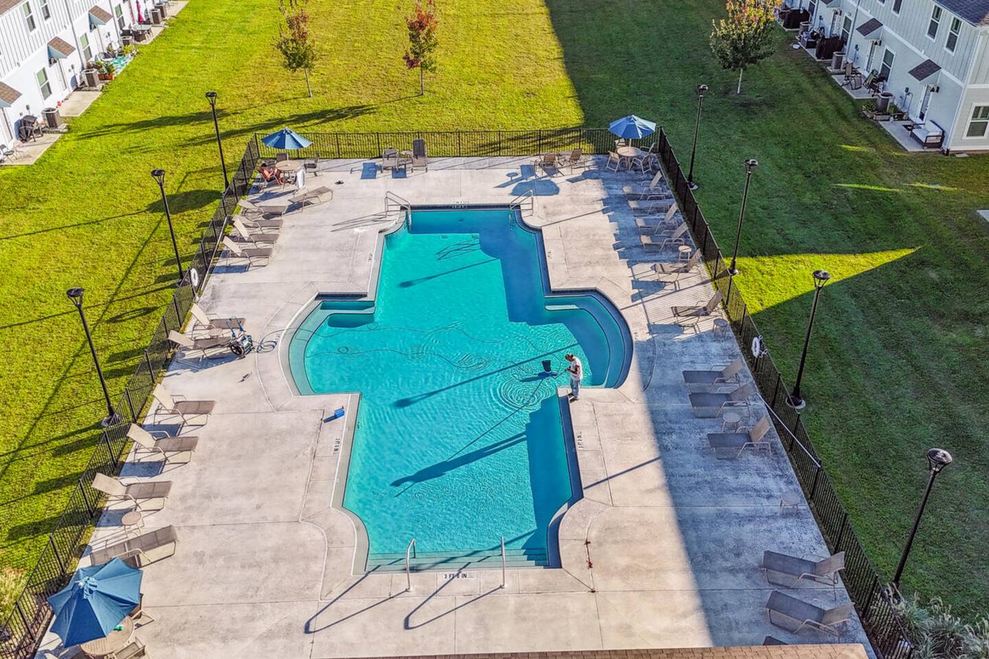 LUXURY TOWNHOME NEAR DOWNTOWN AND PENSACOLA BEACH