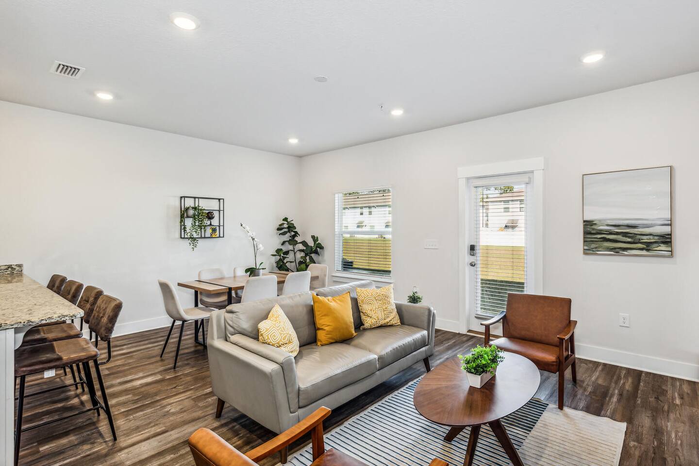 LUXURY TOWNHOME NEAR DOWNTOWN AND PENSACOLA BEACH